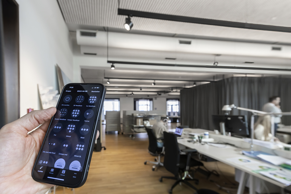 ERCO lighting control via smartphone in gmp Architektens Hamburg office. Smart lighting solution.