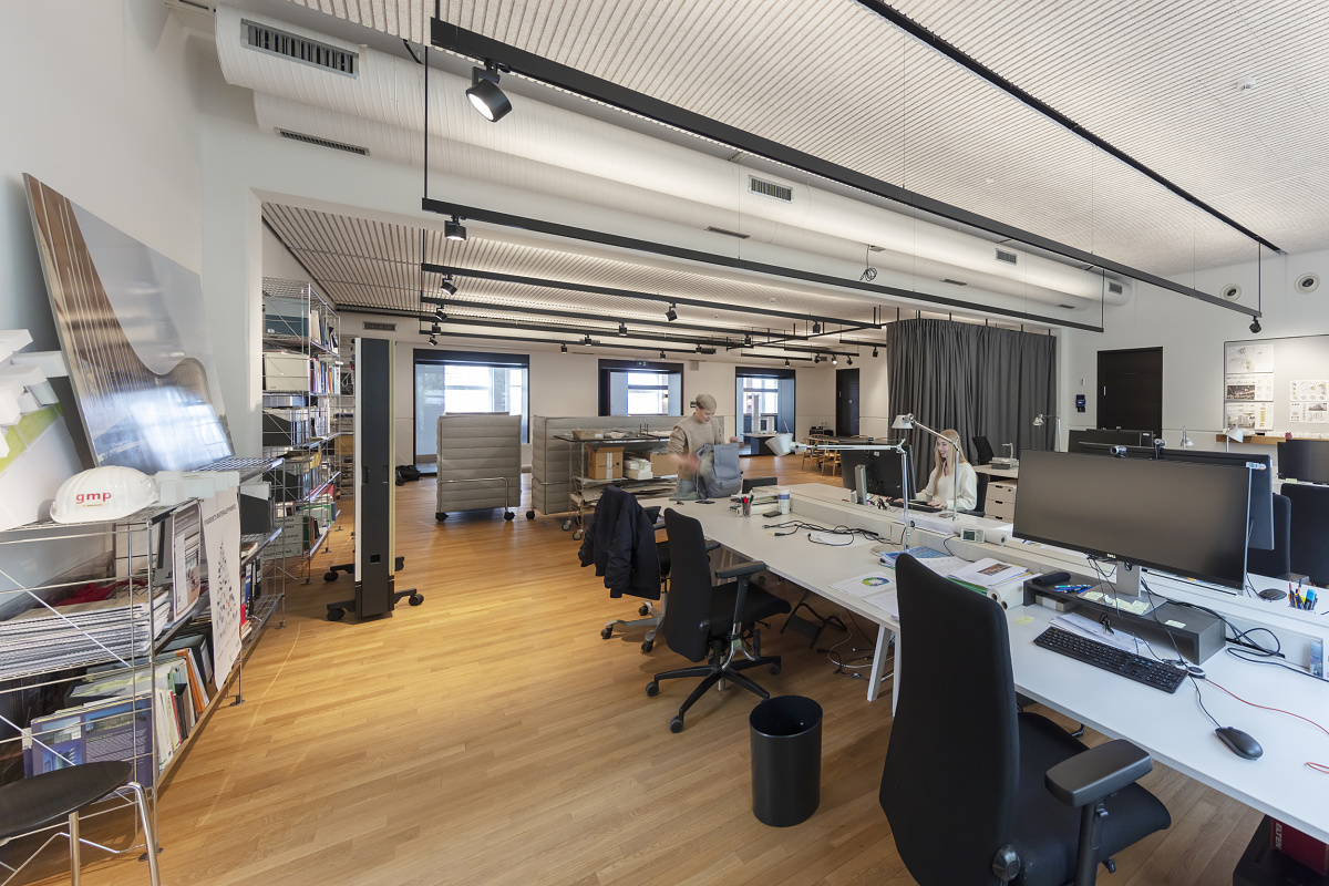 ERCO LED lighting in gmp Architekten office, Hamburg, featuring Hi-trac track and Parscan spotlights.