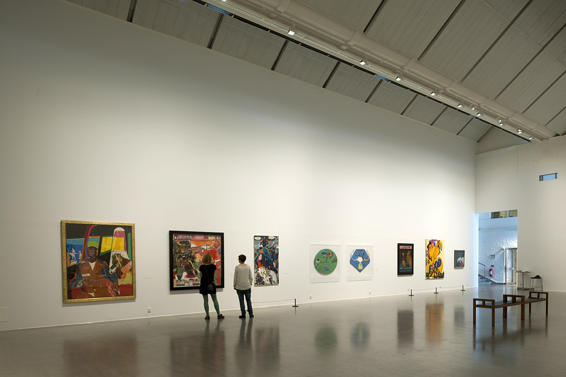 Gothenburg Art Museum gallery featuring ERCO Light Board spotlights for a fresh look.