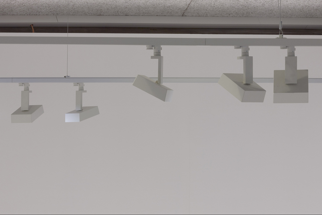 ERCO Light Board Strahler an Stromschienen in der Gottorf Palace Riding Hall.