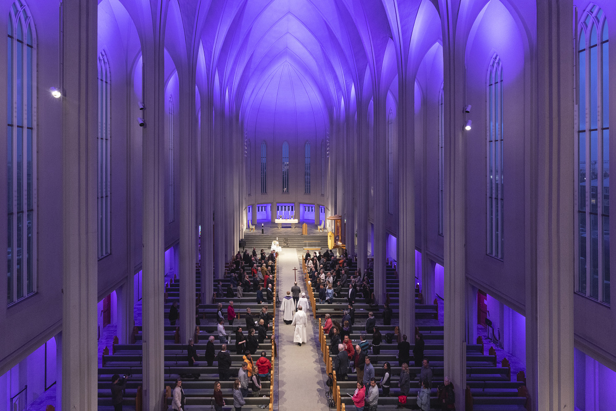 Hallgrímskirkja church interior featuring ERCO LED lighting with colored light.