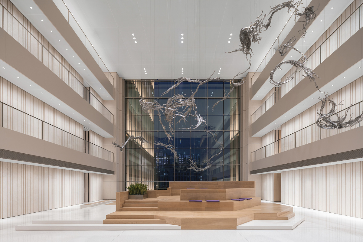 Hengdian headquarters, Hangzhou: ERCO recessed luminaires provide glare-free general lighting in the high reception halls.