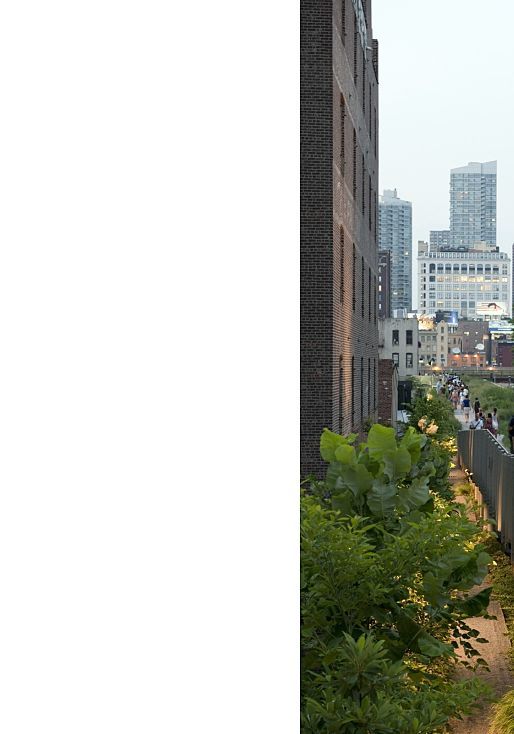 Highline Park in Manhattan, featuring ERCO lighting tools for nighttime appeal.