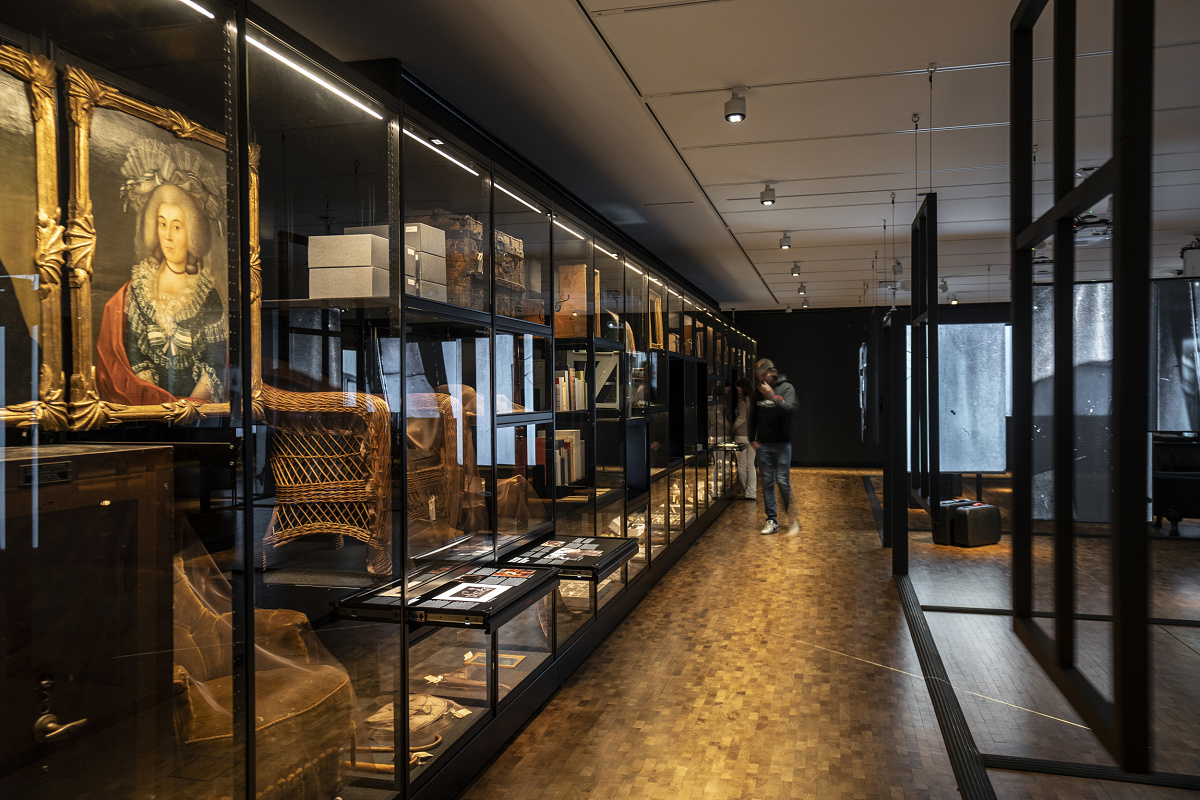 ERCO Parscan spotlights illuminate artworks in the Munch Museum Oslo, a flexible lighting solution for exhibits.