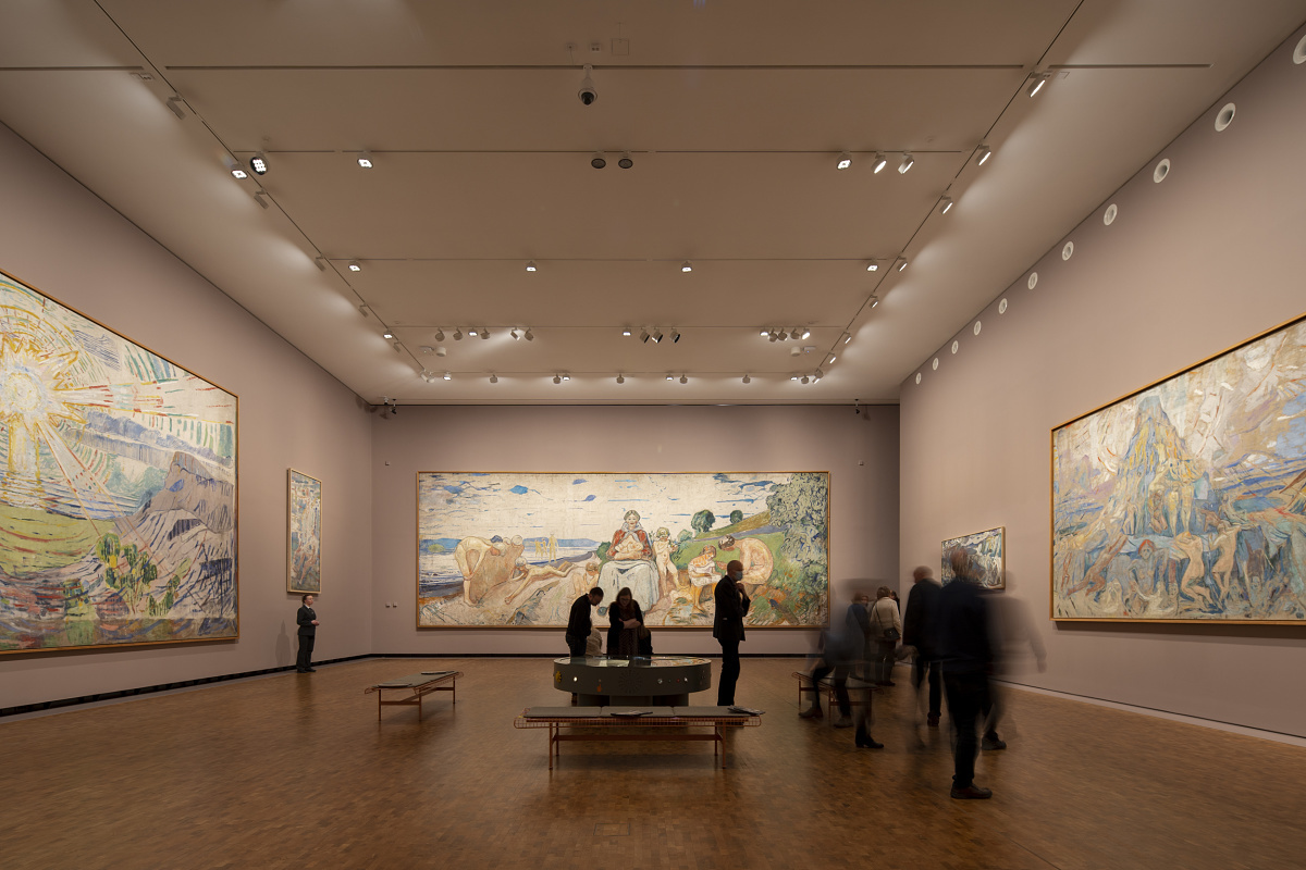 ERCO Parscan spotlights illuminate Munch's art in Oslo's Munch Museum, enabling flexible exhibit lighting.