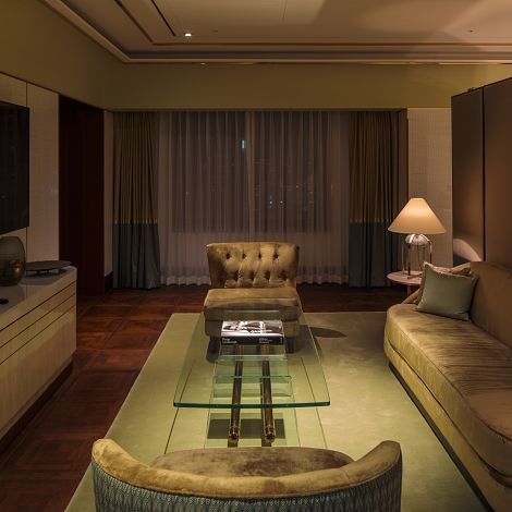 Hotel Le Méridien Seoul suite featuring ERCO lighting, creating a welcoming ambiance.
