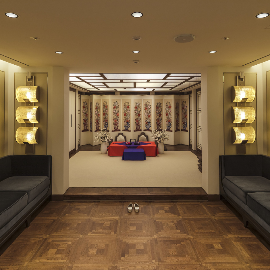 ERCO LED lighting at Le Méridien Seoul: Hospitality ambiance with accent lighting design for an exclusive hotel experience.