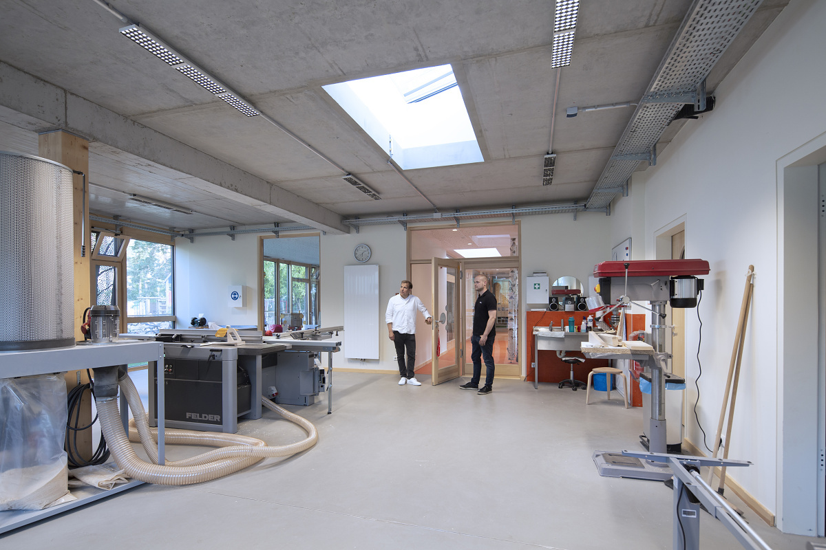 ERCO LED lighting in the Rappelkiste Day Care Center workshop, Berlin. Bright, comfortable light for children.