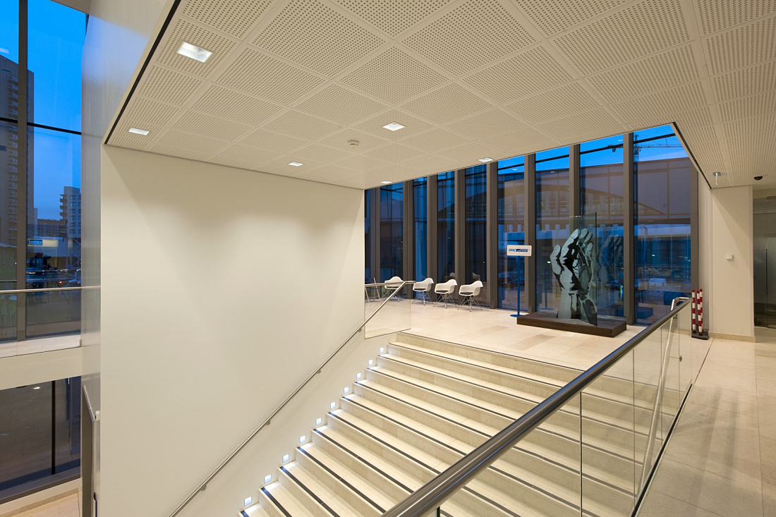 Ikazia Hospitals entrance area featuring Quintessence LED lighting for a welcoming reception.