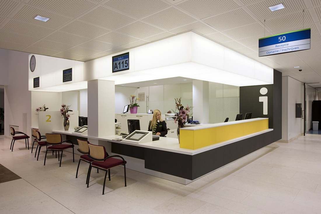 Ikazia Hospitals reception area, featuring Quintessence LED lighting for a welcoming atmosphere.