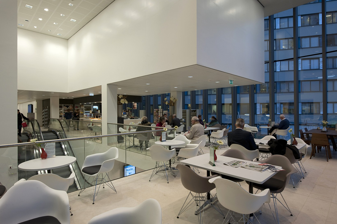 Ikazia Hospitals welcoming reception area, featuring Quintessence LED lighting for patients and visitors.