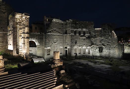 Illuminated Imperial Forums in Rome at night, showcasing ERCO lighting design.