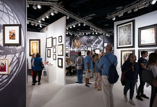 Art Basel Miami Beach illuminated with ERCO lighting tools, featuring Pantrac wallwashers and Parscan spotlights.