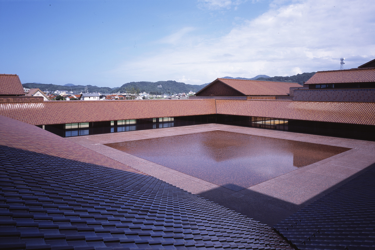 Iwami Art Museum im Shimane Arts Centre „Grand Toit“, Masuda, Präfektur Shimane, Japan 