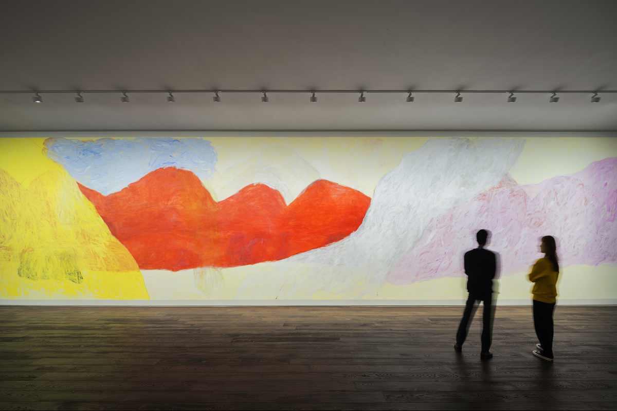 ERCO Parscan spotlights illuminate art in Johyun Gallery, Busan.