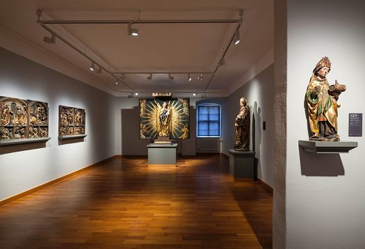Franconian Gallery in Kronach, showcasing art illuminated by ERCO LED lighting.