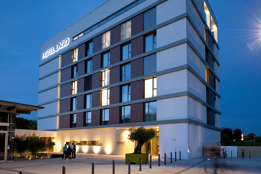 LAGO Hotel in Ulm, a certified Climate Hotel featuring ERCO lighting for a relaxing stay.