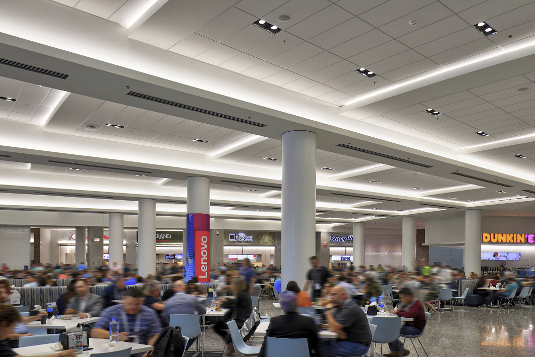 ERCO LED lighting ensures uniform lighting in the Las Vegas Convention Centers dining area.