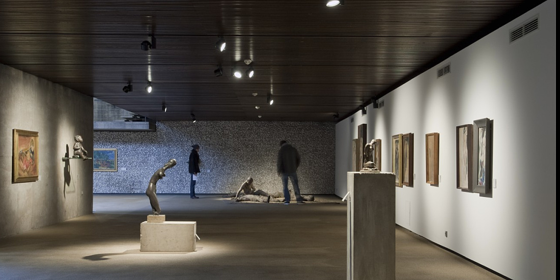 Lehmbruck Museum gallery featuring Optec LED spotlights highlighting sculptures.