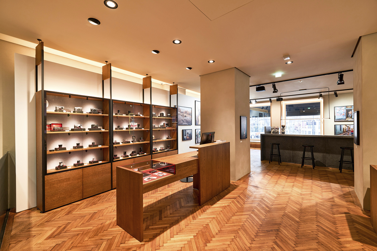 Leica Store in Vienna featuring ERCO LED lighting for exhibition and general illumination.