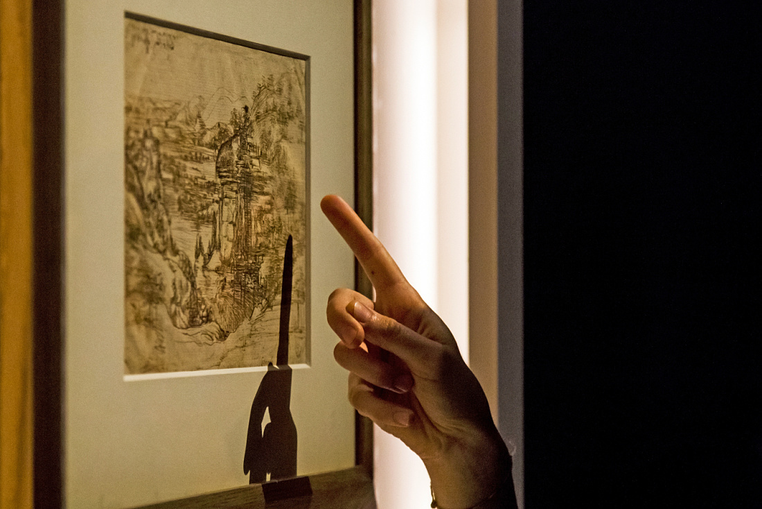 Leonardo da Vinci drawing illuminated by ERCO LED spotlights at Palazzo Reale, Milan.