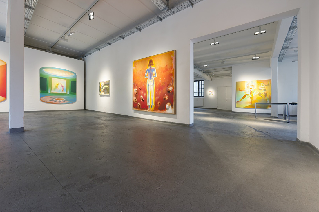 Levy Gallery Hamburg featuring artworks illuminated by ERCO Light Board spotlights.
