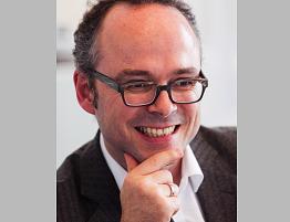 Portrait of Martin Krautter, freelance author covering lighting design and architecture for ERCO.