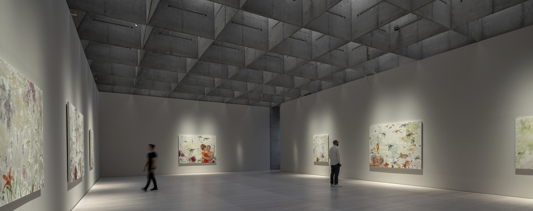 Liljevalchs Kunsthalle Stockholm illuminated by ERCO: Parscan spotlights and Eclipse spots for flexible exhibitions.