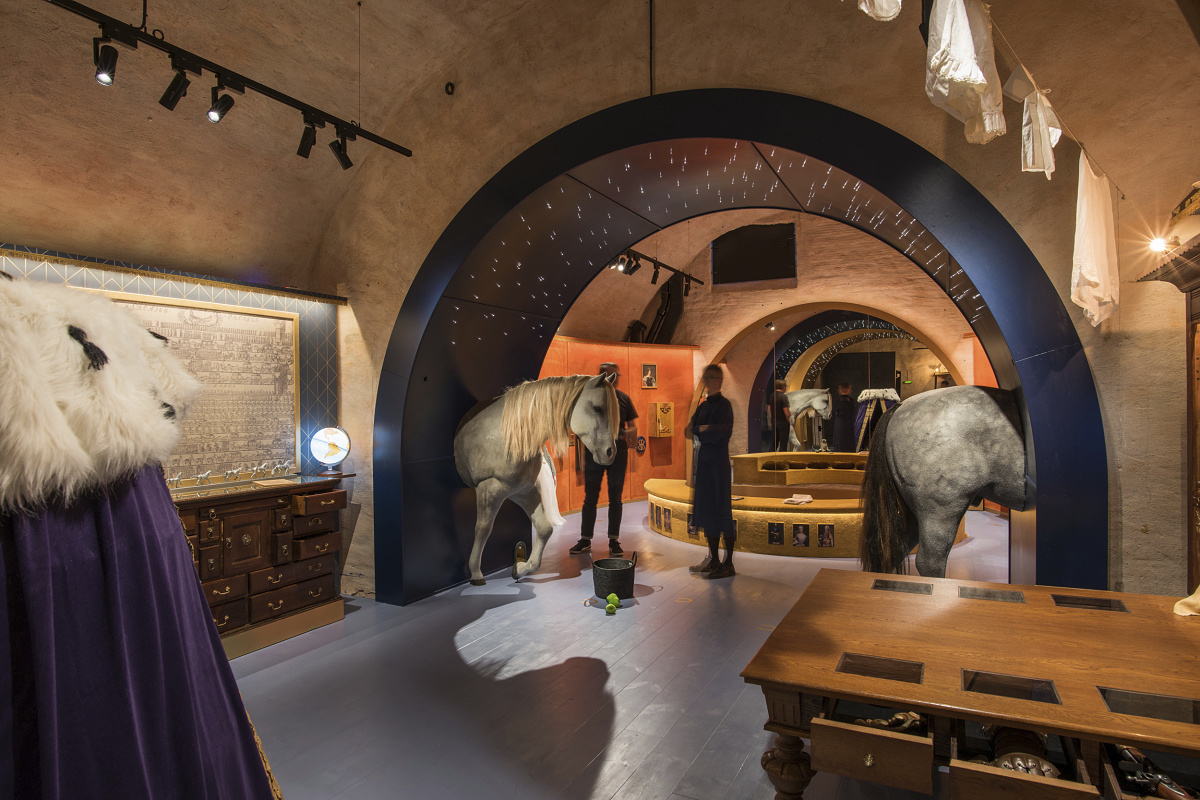 ERCO Eclipse spotlights illuminate temporary exhibits at the Royal Armoury in Stockholm.