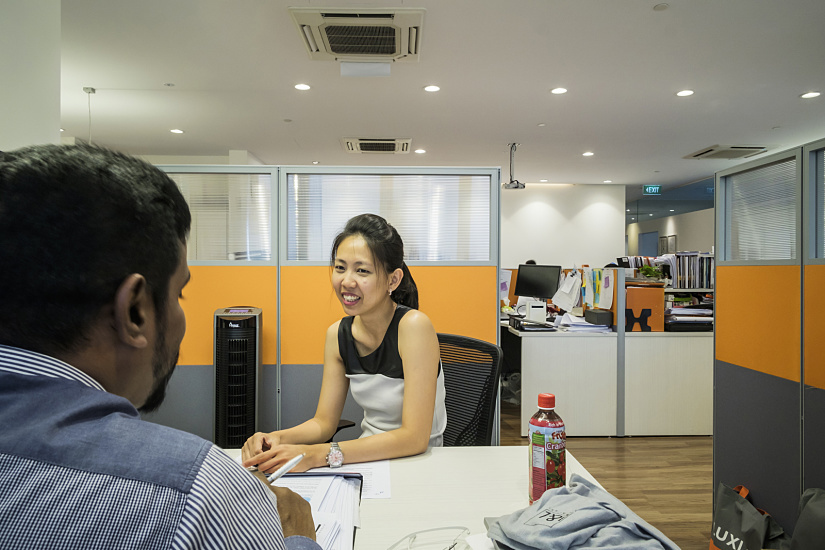 LuxLight office in Singapore featuring ERCO LED lighting for optimal workspaces.