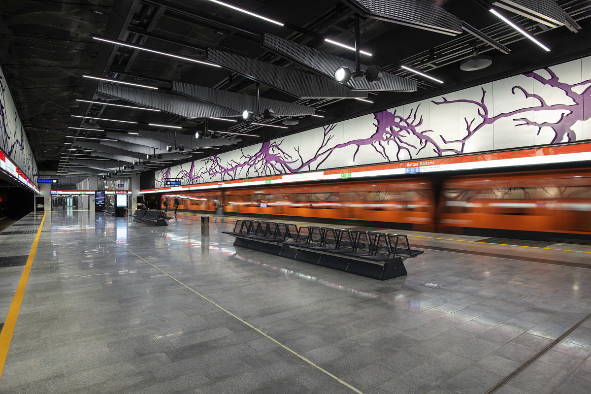 ERCO Kona projectors illuminate art in a Helsinki metro station.