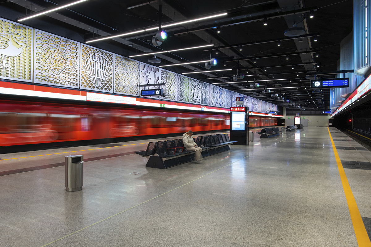 ERCO Kona outdoor projectors illuminate art in a Helsinki metro station.
