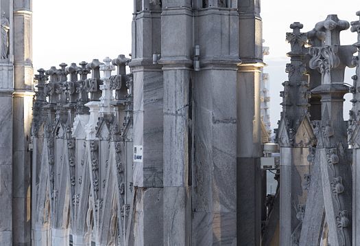 Close-up of Milan Cathedrals facade featuring ERCO LED projectors.