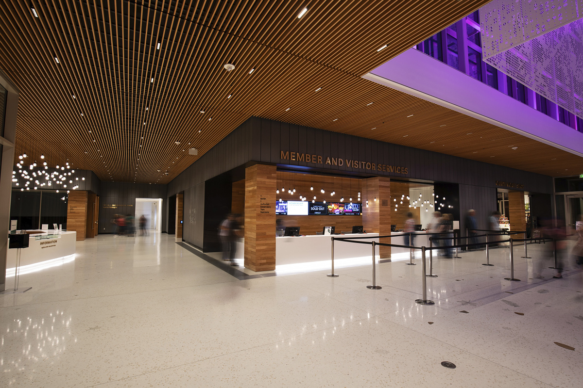 ERCO LED lighting illuminates the Missouri Botanical Garden Visitors Centre.