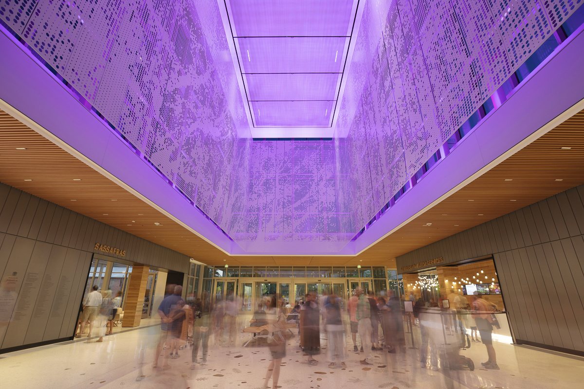 ERCO LED lighting illuminates the Missouri Botanical Garden Visitors Center with purple light.
