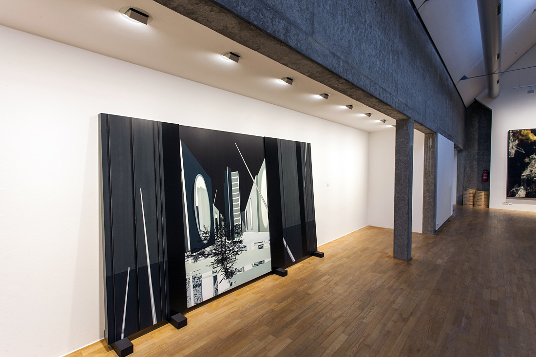 Light Board LED spotlights illuminate an art exhibition at Municipal Gallery Bietigheim-Bissingen.