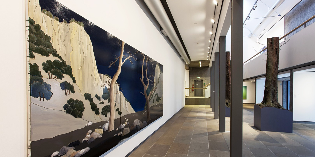Interior of Municipal Gallery Bietigheim-Bissingen, featuring art and ERCO Light Board spotlights.