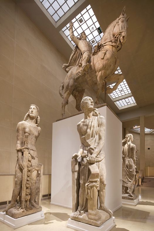 Musée Bourdelles monumental sculptures illuminated with ERCO LED technology.