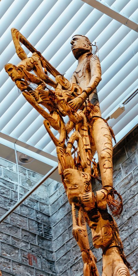 Wood carving at Museu de Cultures del Món, illuminated by ERCO LED spotlights.