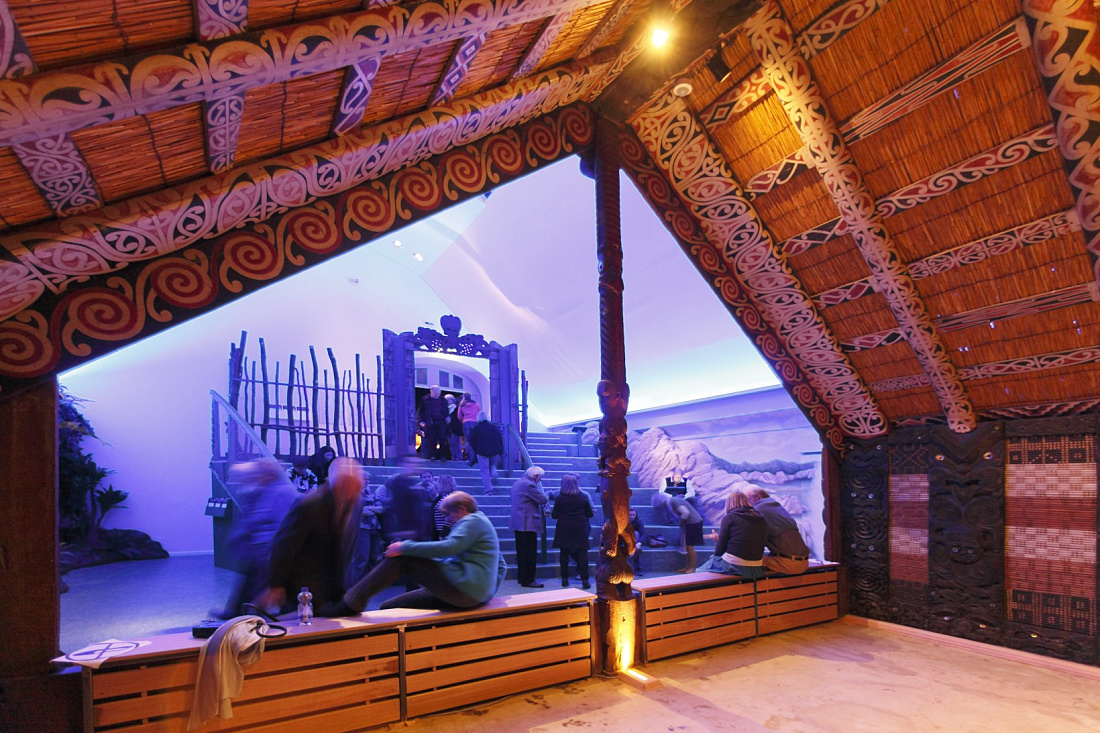 Interior of the Museum am Rothenbaum featuring ERCO LED lighting and Maori architecture.