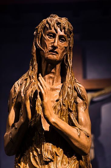 Donatello's Magdalene at the Florence Cathedral Museum, lit by ERCO.