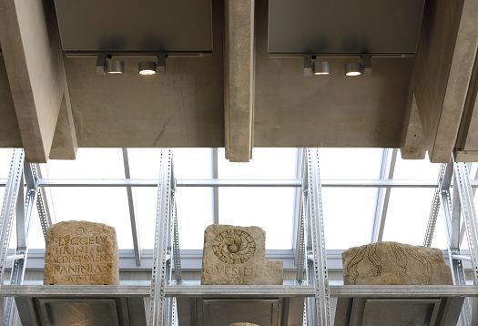 ERCO Optec spotlights illuminate artifacts precisely in the Narbo Via Museum.