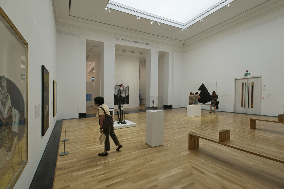 National Museum of Wales gallery with ERCO LED spotlights and wallwashers on tracks.