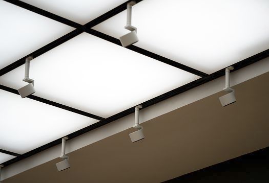 ERCO Parscan spotlights on the ceiling of the National Museum Oslo, providing flexible exhibition lighting.