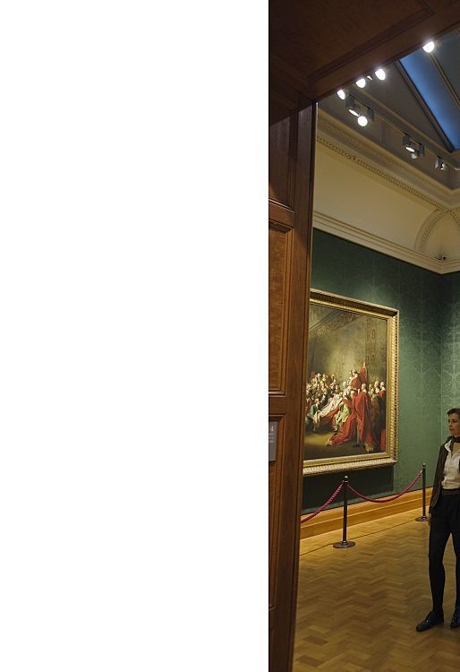 National Portrait Gallery featuring ERCO LED lighting and British portraits.
