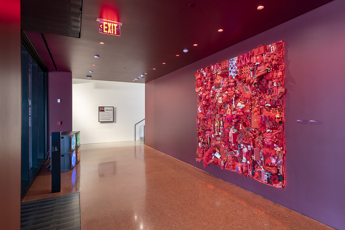 ERCO lighting at Ruby City Gallery, Texas, showcasing a red art installation with Parscan spotlights.