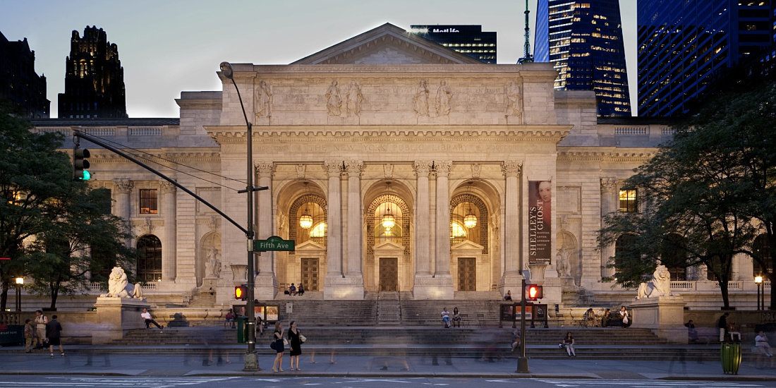 New York Public Library illuminated with ERCO spotlights for its 100th anniversary.