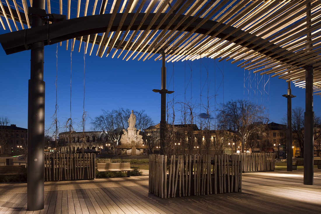 ERCO LED lighting illuminates the Esplanade in Nîmes, France, creating an inviting public space.