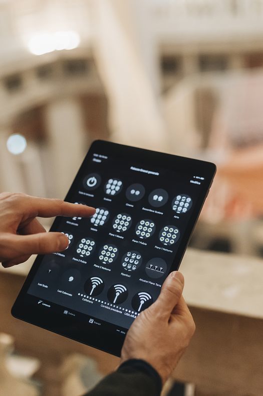 Tablet controlling ERCO LED lighting at Palazzo Grassi, Venice.