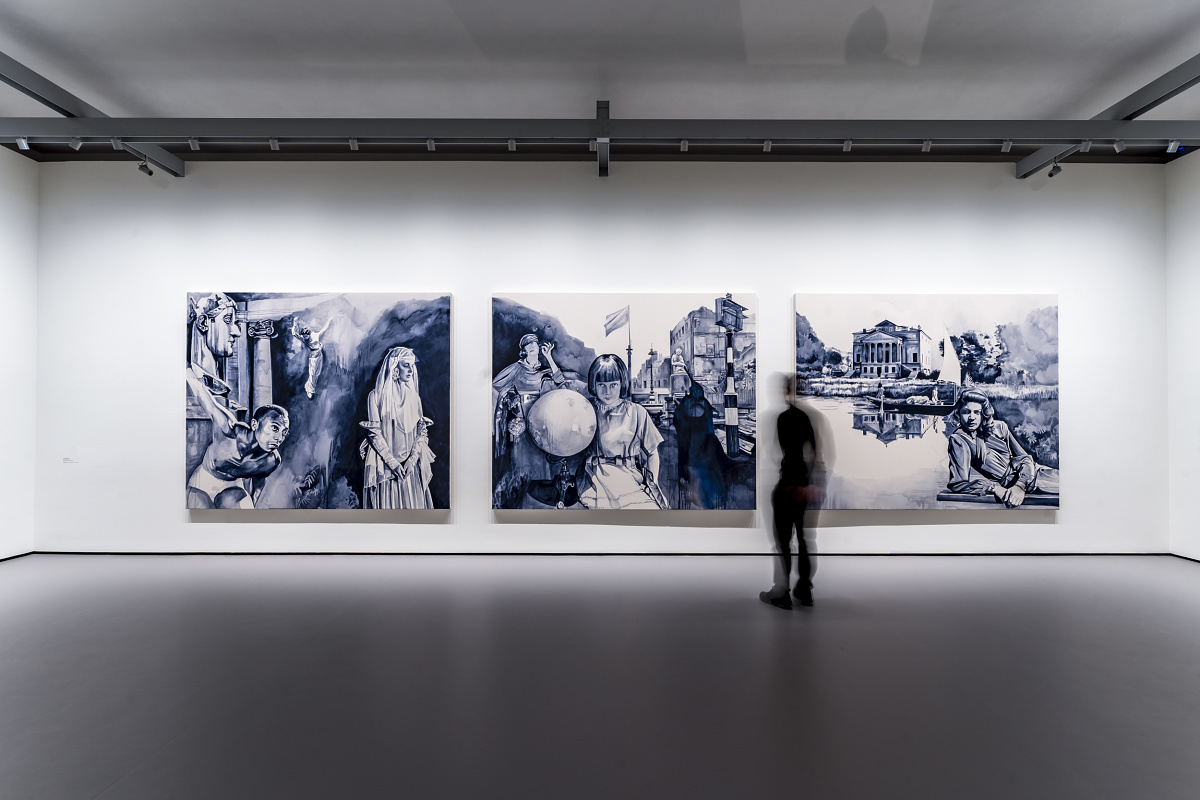 ERCO LED lighting at Palazzo Grassi, Venice, featuring Parscan spotlights for flexible, energy-efficient art exhibitions.